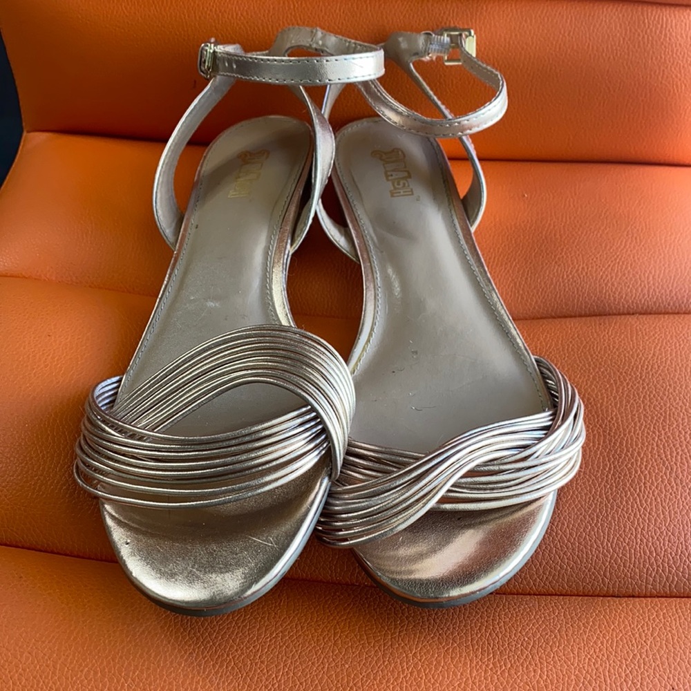 Flare sandals
